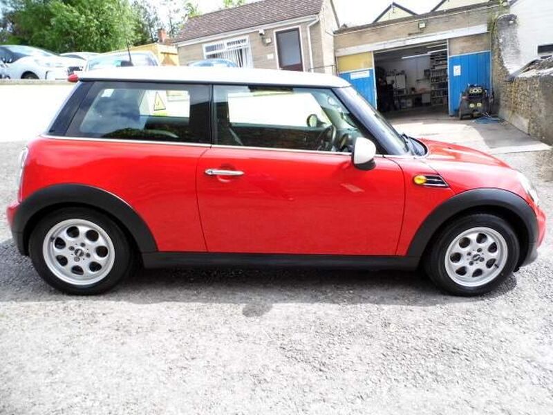 MINI HATCH
