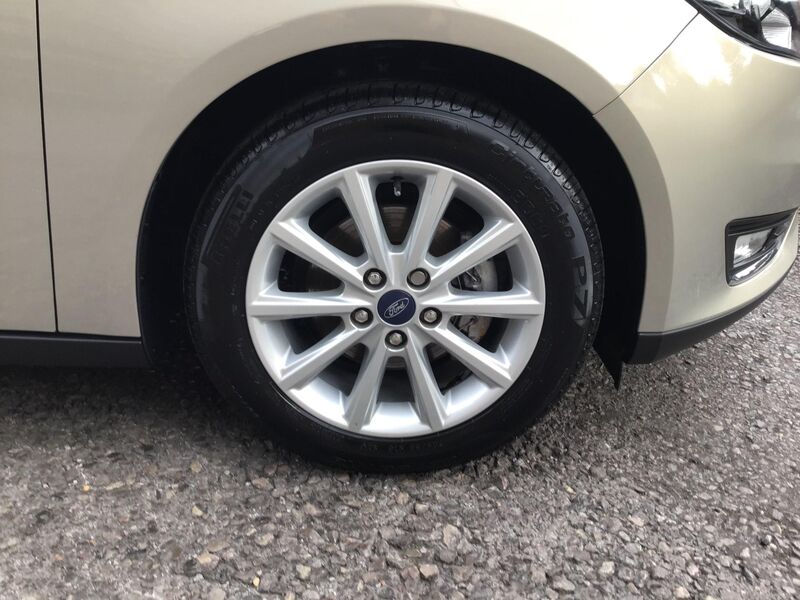 FORD FOCUS