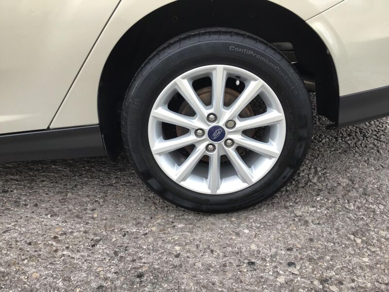 FORD FOCUS