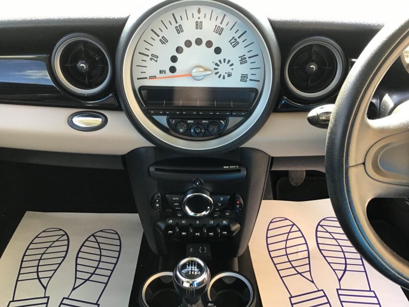 MINI HATCH