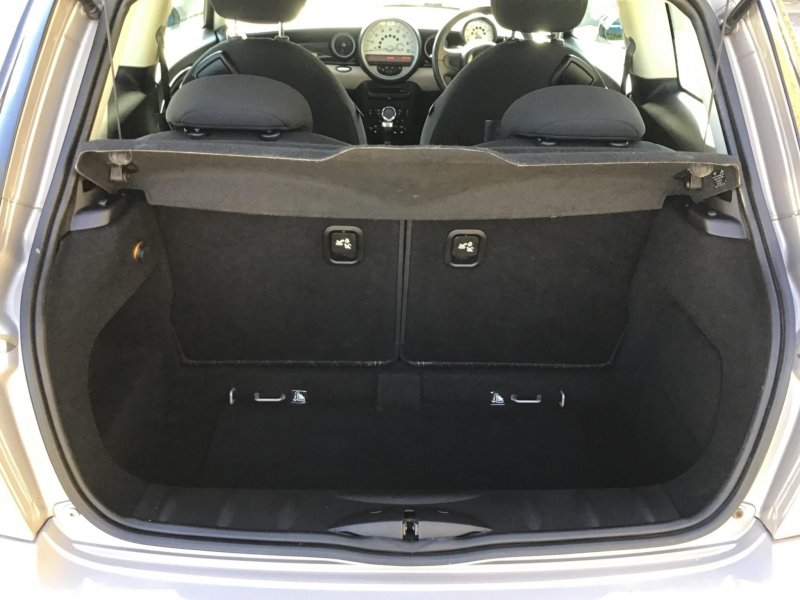 MINI HATCH