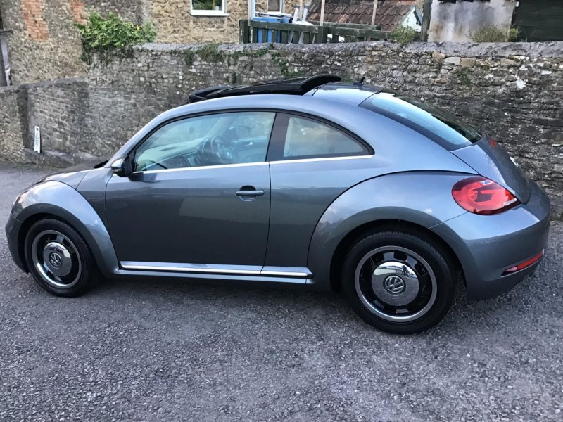 VOLKSWAGEN BEETLE
