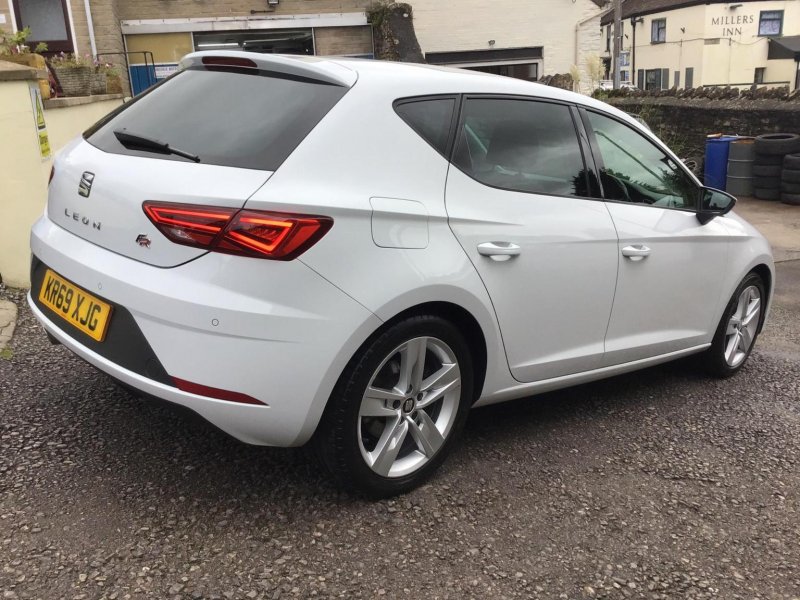 SEAT LEON