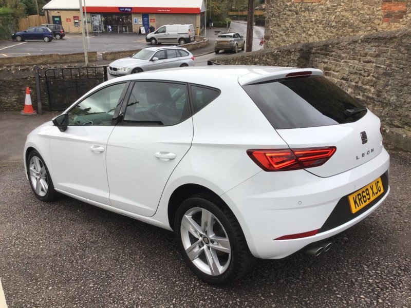 SEAT LEON