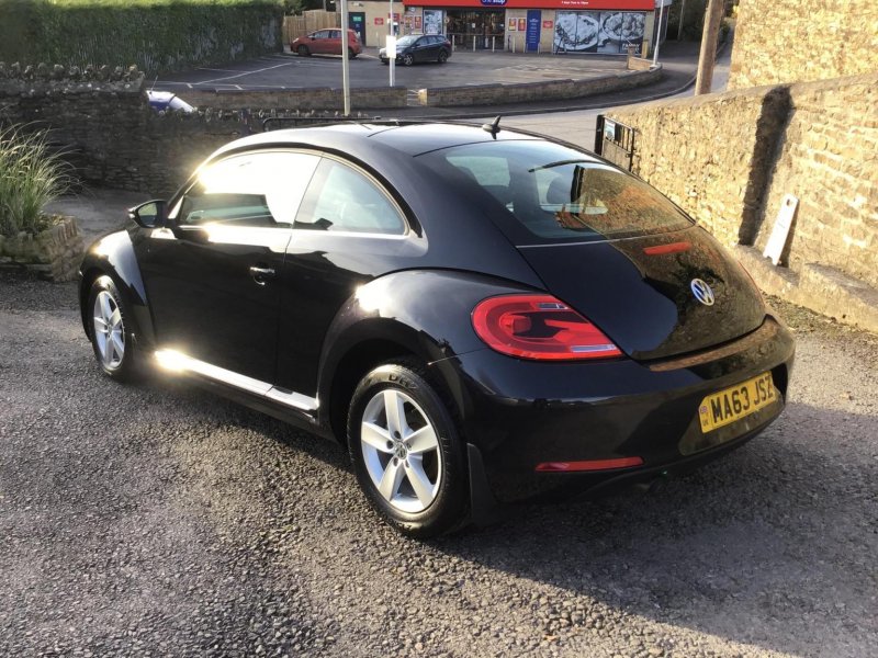VOLKSWAGEN BEETLE