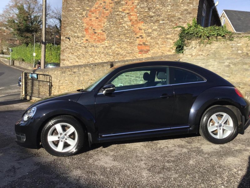 VOLKSWAGEN BEETLE