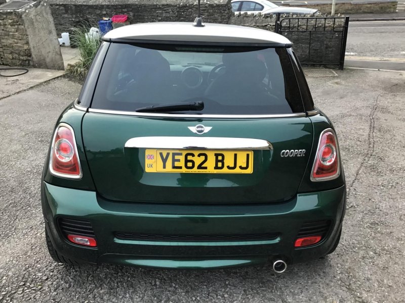 MINI HATCH
