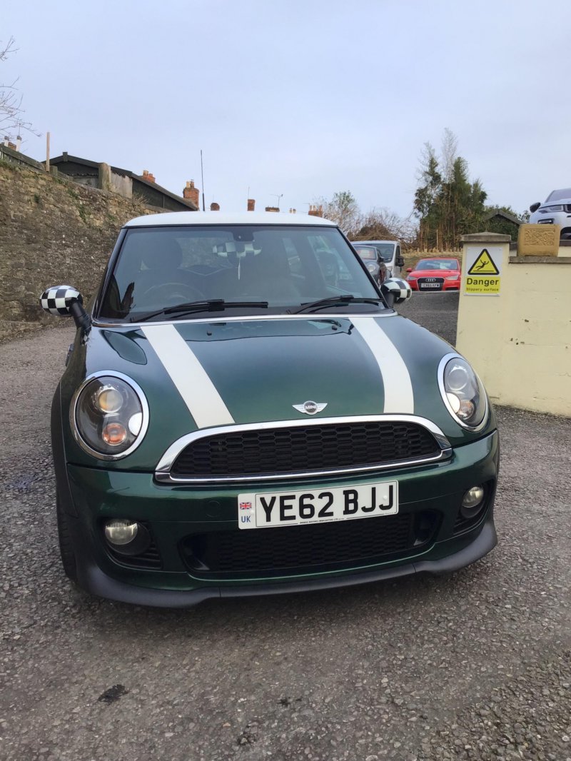 MINI HATCH