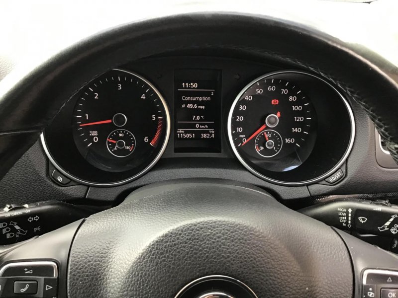 VOLKSWAGEN GOLF